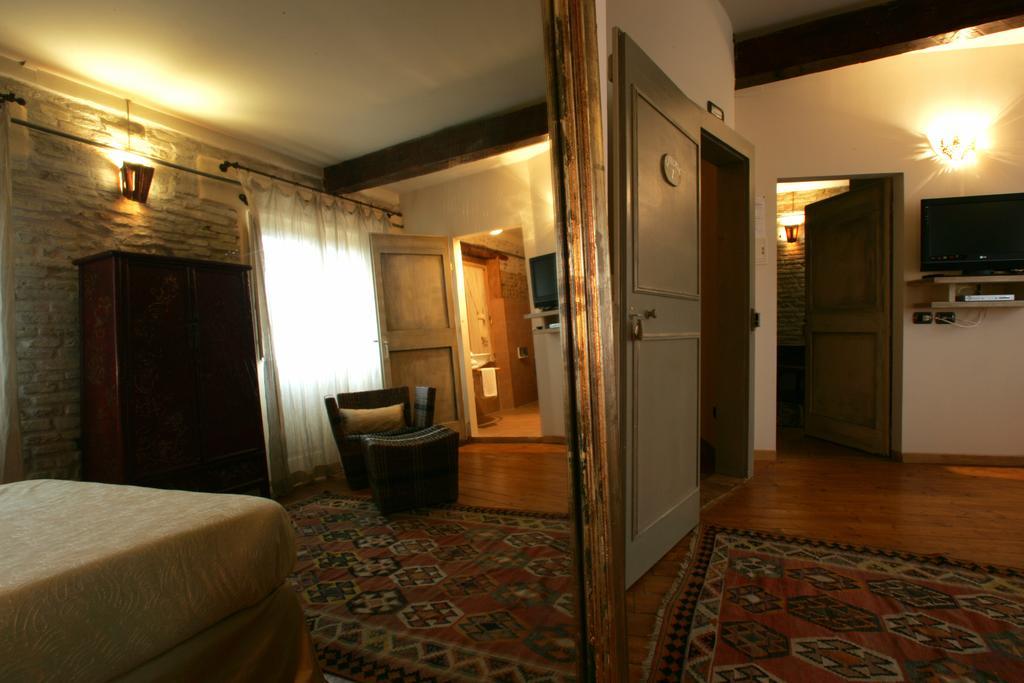 Ristorante Country House Isolabelgatto Villa Fano Bilik gambar