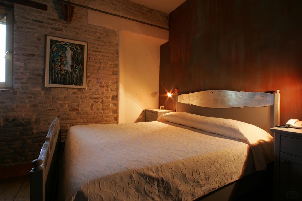 Ristorante Country House Isolabelgatto Villa Fano Bilik gambar